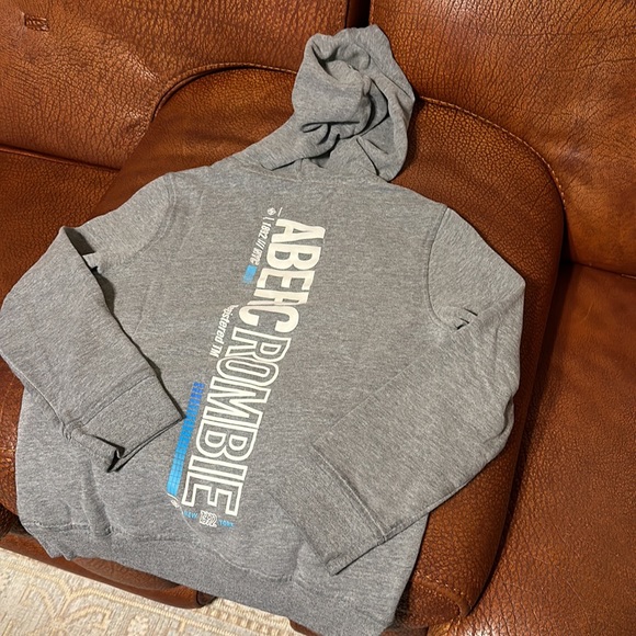 Abercrombie kids gray hoodie size 9/10 in excellent condition - Picture 2 of 8